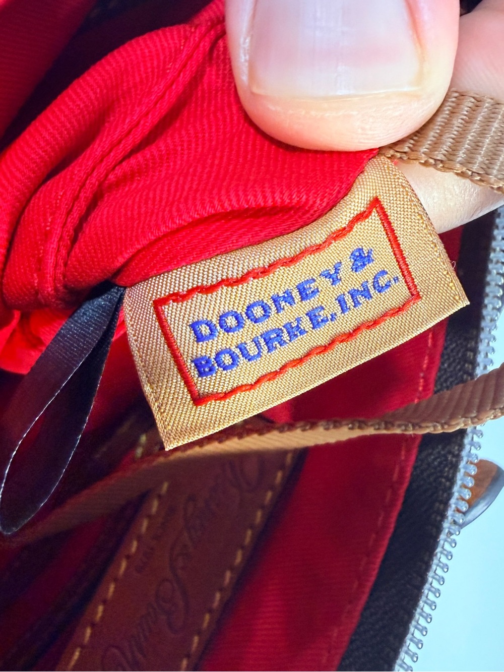 Dooney Bourke Tan Beige Red Interior Canvas Crossbody Bag Purse Adjustable Strap - Picture 8 of 16